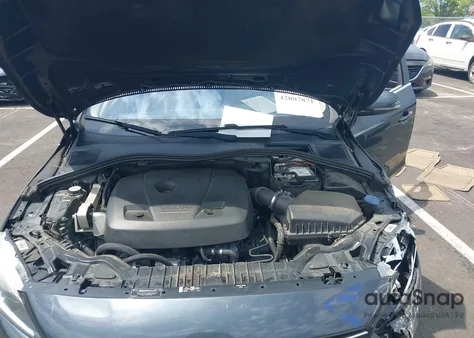 2015 Volvo S60 T5 Premier z USA, uszkodzony, nr VIN YV140MFK4F1355820